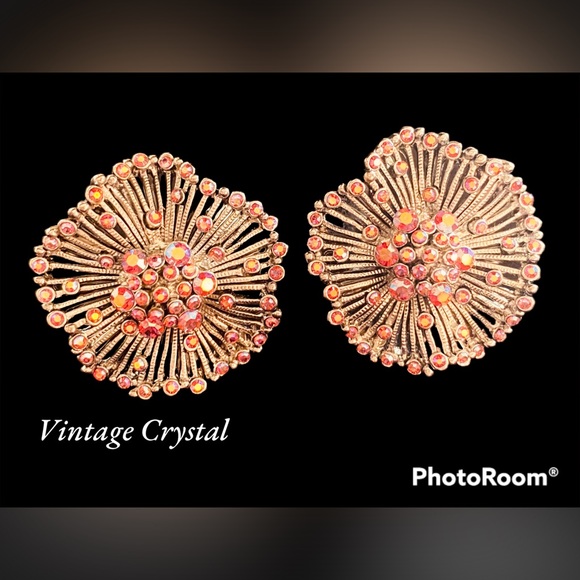 Jewelry - Gorgeous VTG Crystal Clip-on